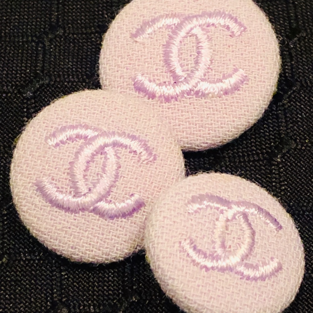 CHANEL buttons